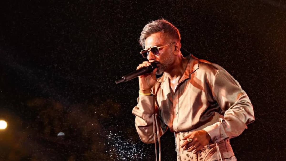 हनी सिंह के कॉन्सर्ट में फिर हुआ धमाल, फैन्सिंग कूद सुनने पहुंची फैन का वायरल वीडियो