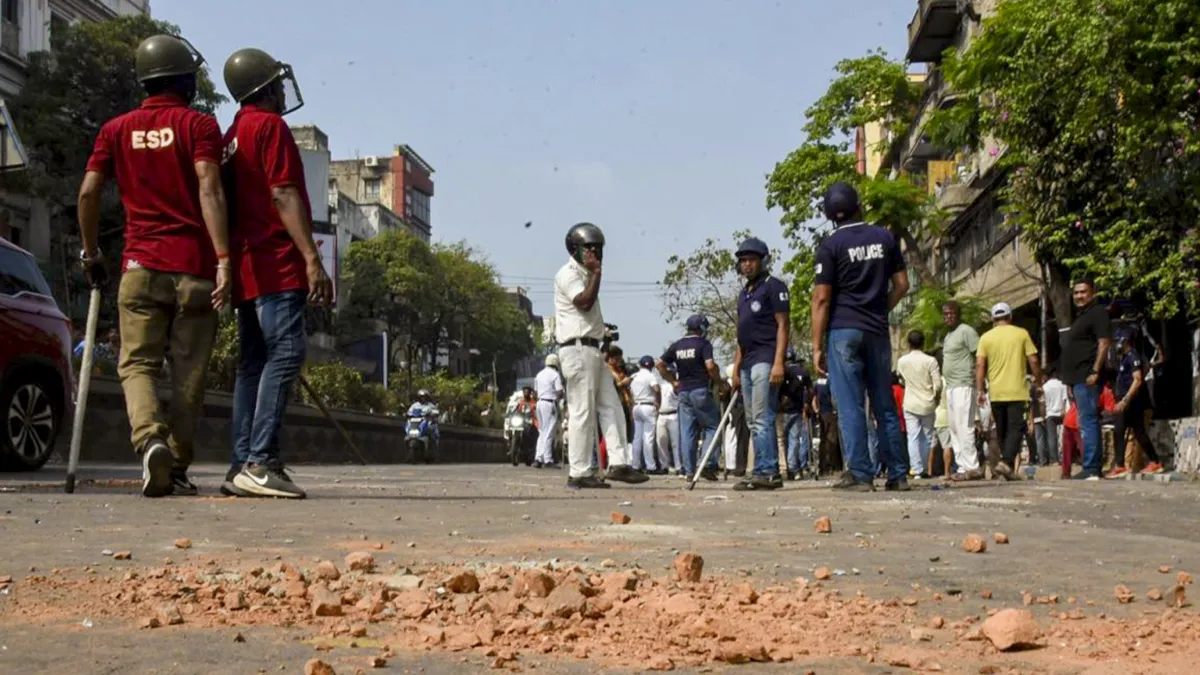 BJP और TMC कार्यकर्ताओं के बीच झड़प में 8 पुलिसकर्मी घायल, पुलिस ने खुद दर्ज किया मामला, 4 आरोपी गिरफ्तार Girish Park clash- India TV Hindi