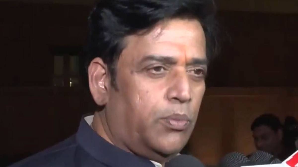 अश्लील और फूहड़ गाने पर भड़के रवि किशन, धुरंधर की तारीफ में भी बोले