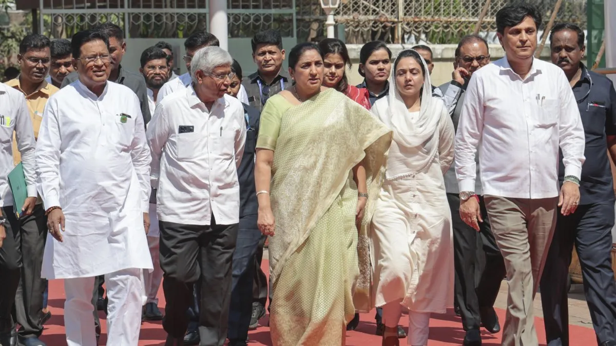 मुंबई में महिला कर्मचारियों के लिए ‘कम अर्ली–गो अर्ली’ सुविधा का ऐलान, जानें क्या होगी इसकी खासियत sunetra pawar mumbai women- India TV Hindi