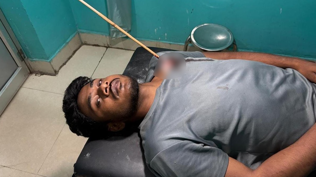 तीर से छलनी हुआ सीना: जमीन विवाद में खूनी भिड़ंत, 2 के सिर फटे, 5 लोगों को आई गंभीर चोट तीर से छलनी हुआ सीना: जमीन विवाद में खूनी भिड़ंत, 2 के सिर फटे, 5 लोगों को आई गंभीर चोट