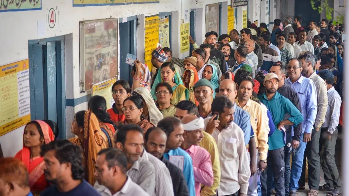 बंगाल, असम, केरल, तमिलनाडु, पुदुचेरी में किसकी बन सकती है सरकार? देखिए MATRIZE-IANS का ओपिनियन पोल Voting- India TV Hindi