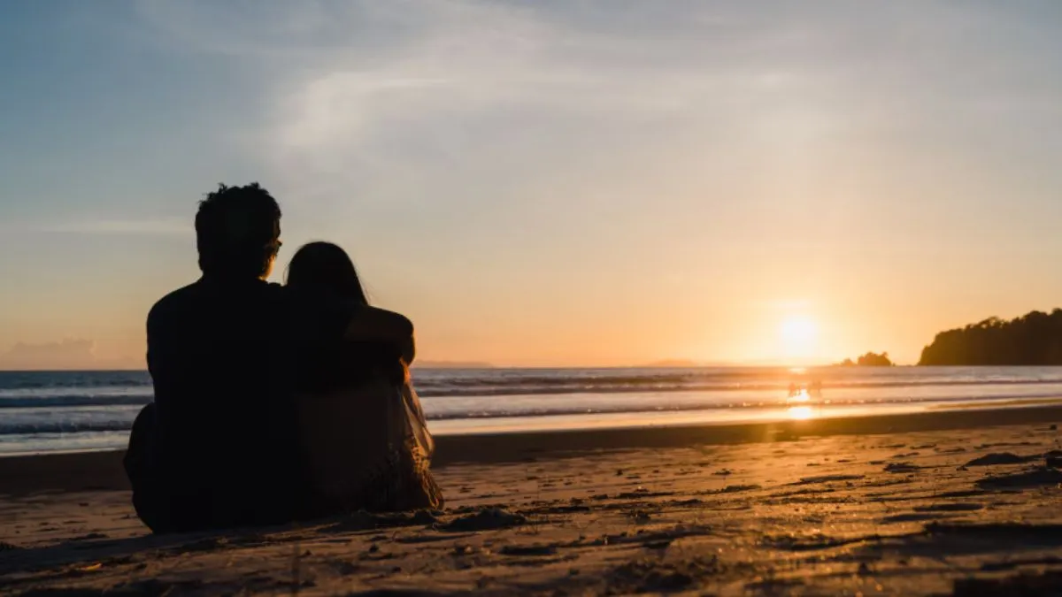Love Horoscope 11 April 2026: कर्क-सिंह सहित 4 राशियों को प्रेम जीवन में दिखेंगे अच्छे बदलाव, जानें सभी राशियों के दिल का हाल Love Horoscope - India TV Hindi