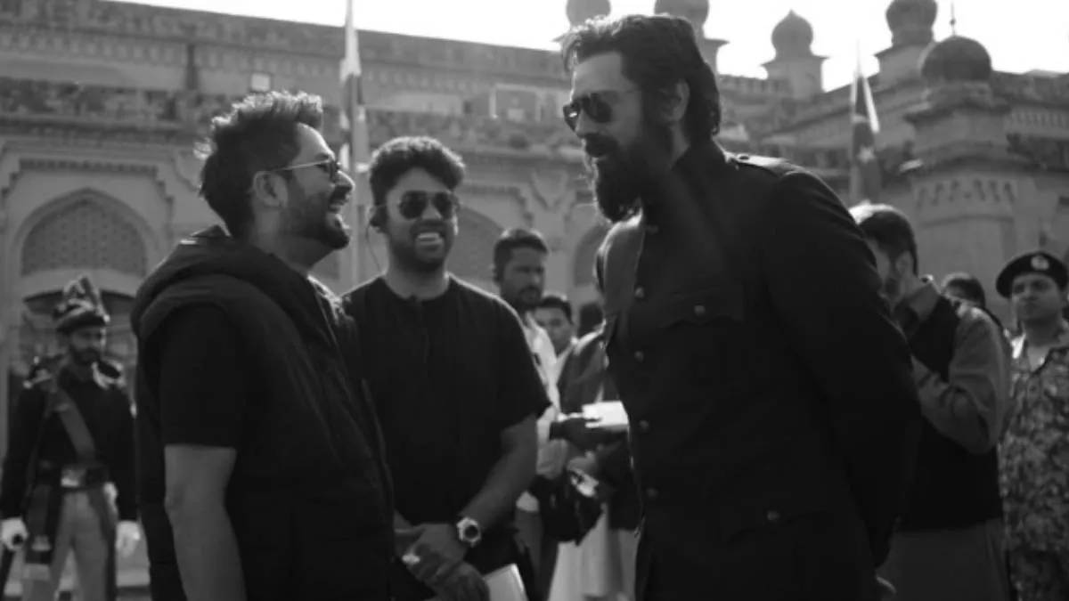 लेहरेन रेट्रो के साथ एक इंटरव्यू में, शेट्टी ने बताया कि शुरुआत में उन्हें आदित्य धर की फिल्म 'धुरंधर' में कास्ट किया गया था। उन्हें 'द इमॉर्टल अश्वत्थामा' में कास्ट किया गया था, जिसे कई कारणों से बंद कर दिया गया था। इस फिल्म में विक्की कौशल मुख्य भूमिका में थे, लेकिन आदित्य ने बजट की कमी और बदलते बाजार की स्थिति के कारण प्रोजेक्ट को रद्द करने का फैसला किया। (Image Source-Instagram@suniel.shetty, adityadharfilms)