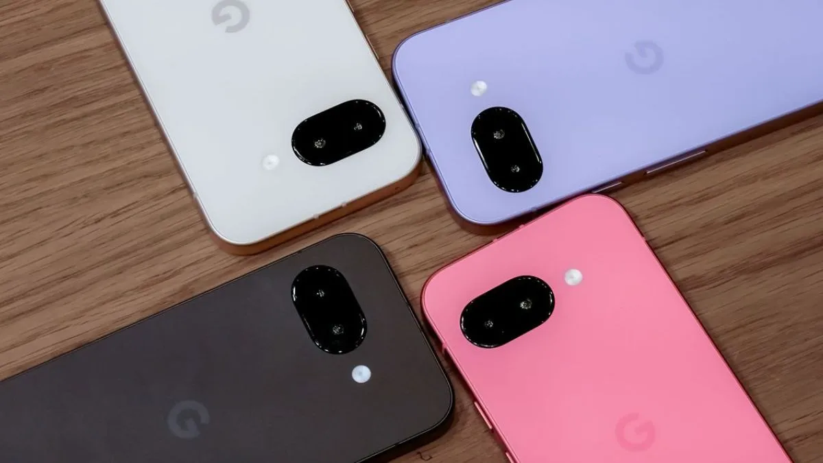 फोन के बैक में डुअल कैमरा सेटअप मिलता है। इसमें 48MP का मेन और 13MP का सेकेंडरी कैमरा मिलेगा। सेल्फी और वीडियो कॉलिंग के लिए इसमें 13MP का कैमरा दिया गया है।