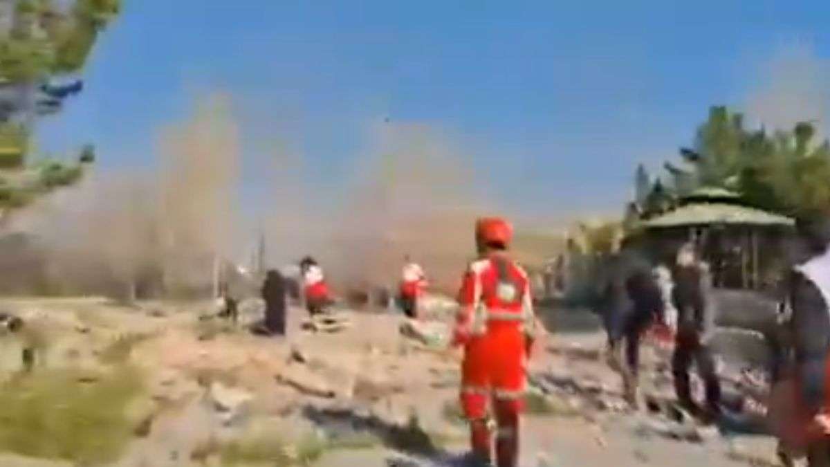 ईरान की प्रमुख यूनिवर्सिटी पर अमेरिका ने किया भीषण हवाई हमला, सामने आया बर्बादी का VIDEO