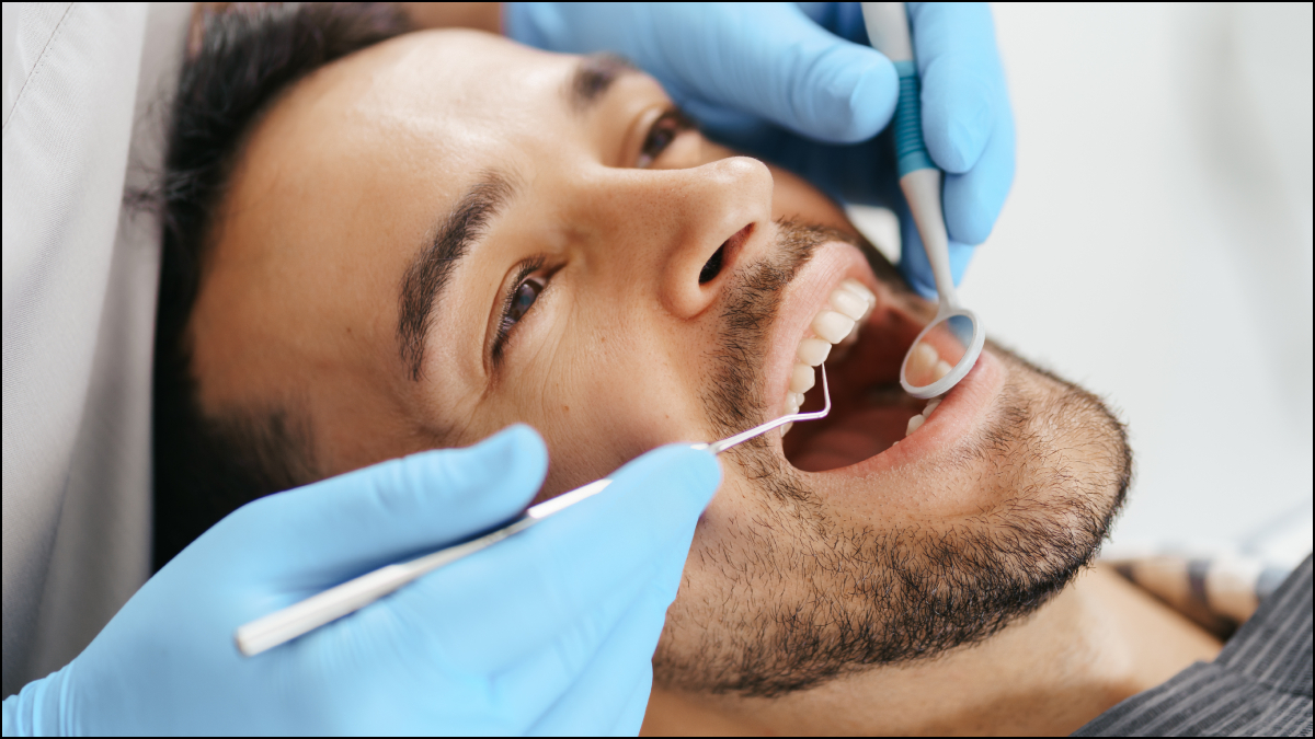 क्यों अचानक टूटने लगते हैं दांत, किस विटामिन की कमी से होते हैं कमजोर, दांतों को मजबूत बनाने के लिए क्या खाएं क्यों अचानक टूटने लगते हैं दांत, किस विटामिन की कमी से होते हैं कमजोर, दांतों को मजबूत बनाने के लिए क्या खाएं