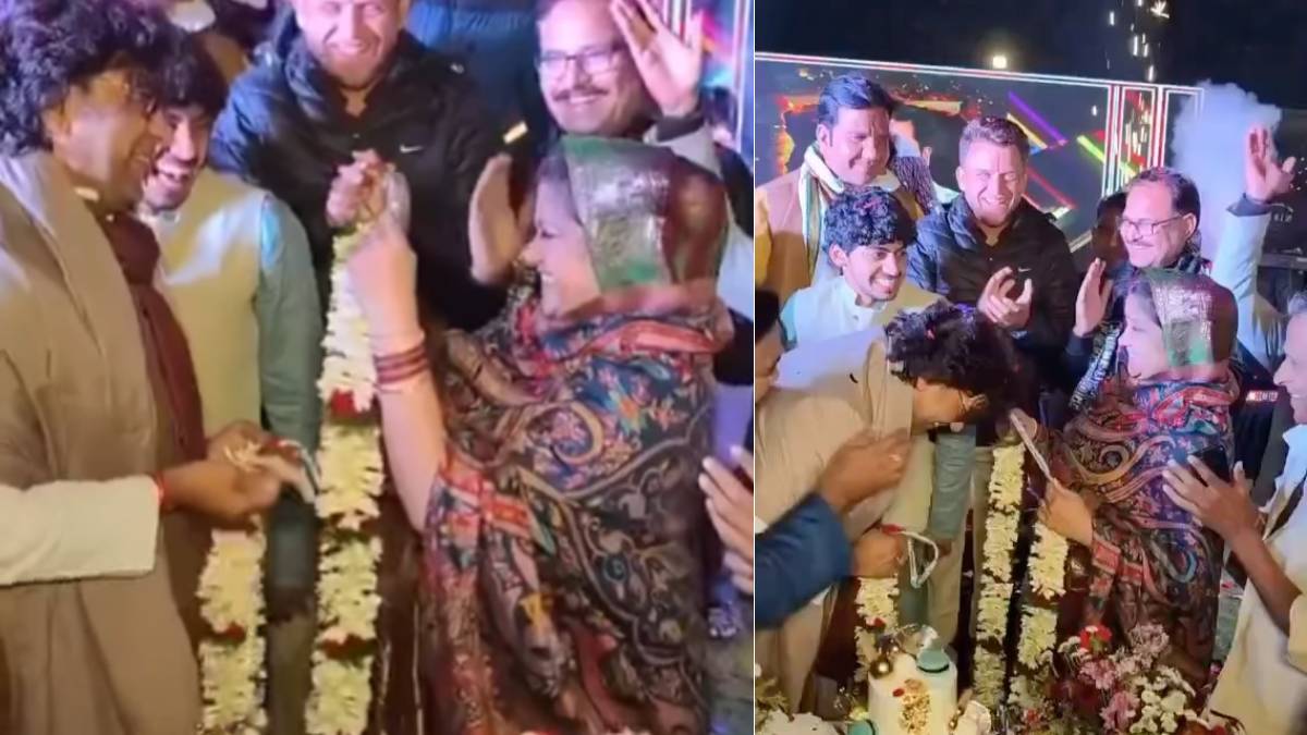 फिर दूल्हा-दुल्हन बने रेणुका शहाणे-आशुतोष राणा, एनिवर्सरी पर एक-दूजे को पहनाई वरमाला