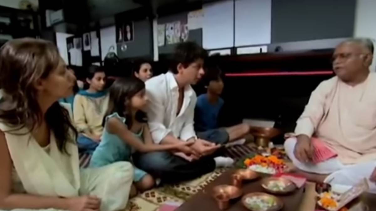 शाहरुख खान ने हिंदू रीति-रिवाजों से की पूजा,इंटरनेट पर छाया वीडियो