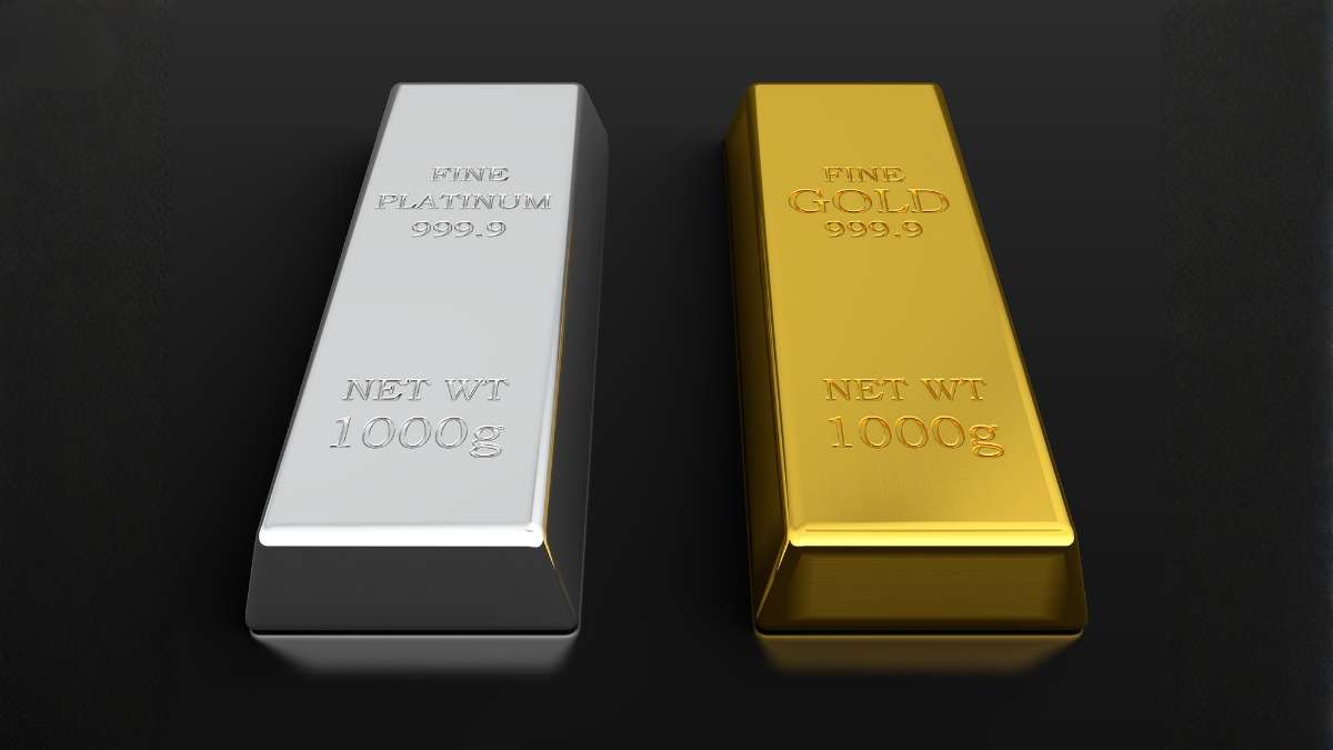 Gold Silver price: चांदी की कीमतों में ₹6800 की बड़ी गिरावट, सोना ₹1600 लुढ़का; जानिए आज के ताजा रेट