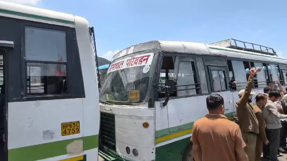 हिमाचल प्रदेश में 24 जून की रात 12 बजे से रोडवेज बसों की हड़ताल, सरकार ने लागू किया ESMA हिमाचल पथ परिवहन निगम...- India TV Hindi
