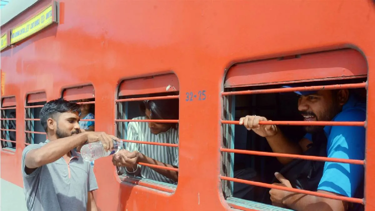 बिहार पुलिस भर्ती परीक्षाः अभ्यर्थियों के 16-17 जून को चलेंगी कई स्पेशल ट्रेनें; यहां देखें रूट-टाइमटेबल सांकेतिक तस्वीर- India TV Hindi