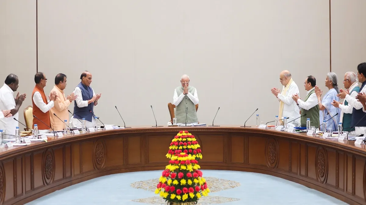 LIVE: भारत मंडपम में होगा PM मोदी का संबोधन, लगातार सबसे लंबा कार्यकाल पूरा करने के मौके पर NDA के नेताओं से करेंगे संवाद कैबिनेट मीटिंग में...- India TV Hindi