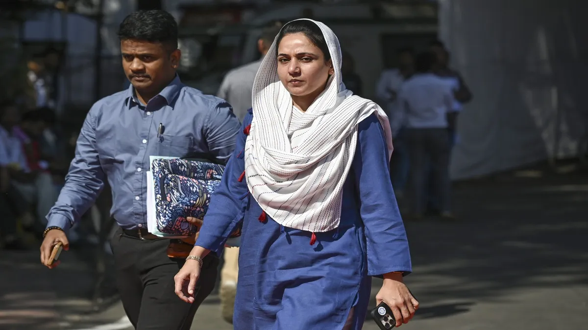 भारत में भी पाकिस्तान जैसा इस्लामिक कानून लागू हो', NCP विधायक सना मलिक का  शॉकिंग बयान; नितेश राणे ने दिया मुंहतोड़ जवाब - India TV Hindi