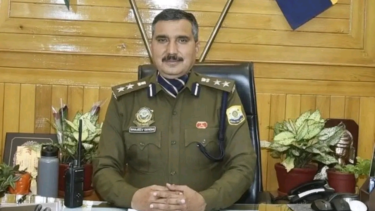 हिमाचल में सरकारी आवास पर विवाद: DIG को ₹1.80 लाख का नोटिस भेजा, वेतन से वसूली की चेतावनी दी