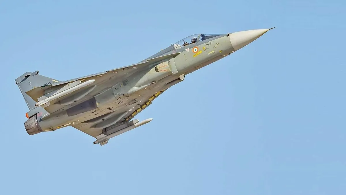 तेजस MK-1 फाइटर जेट प्रोग्राम में फर्जीवाड़ा, हैदराबाद की कंपनी के खिलाफ HAL ने कराई FIR Teajs- India TV Hindi