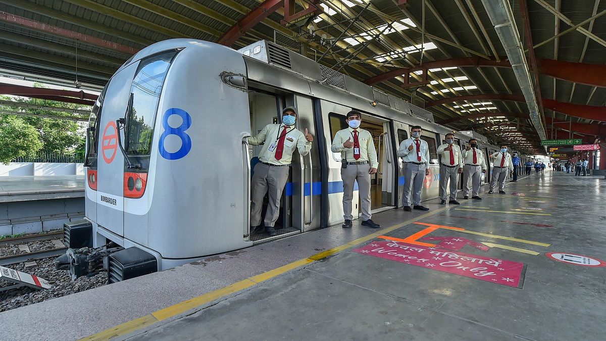 दिल्ली मेट्रो की ब्लू लाइन में तकनीकी खराबी, देरी से चल रही ट्रेनें