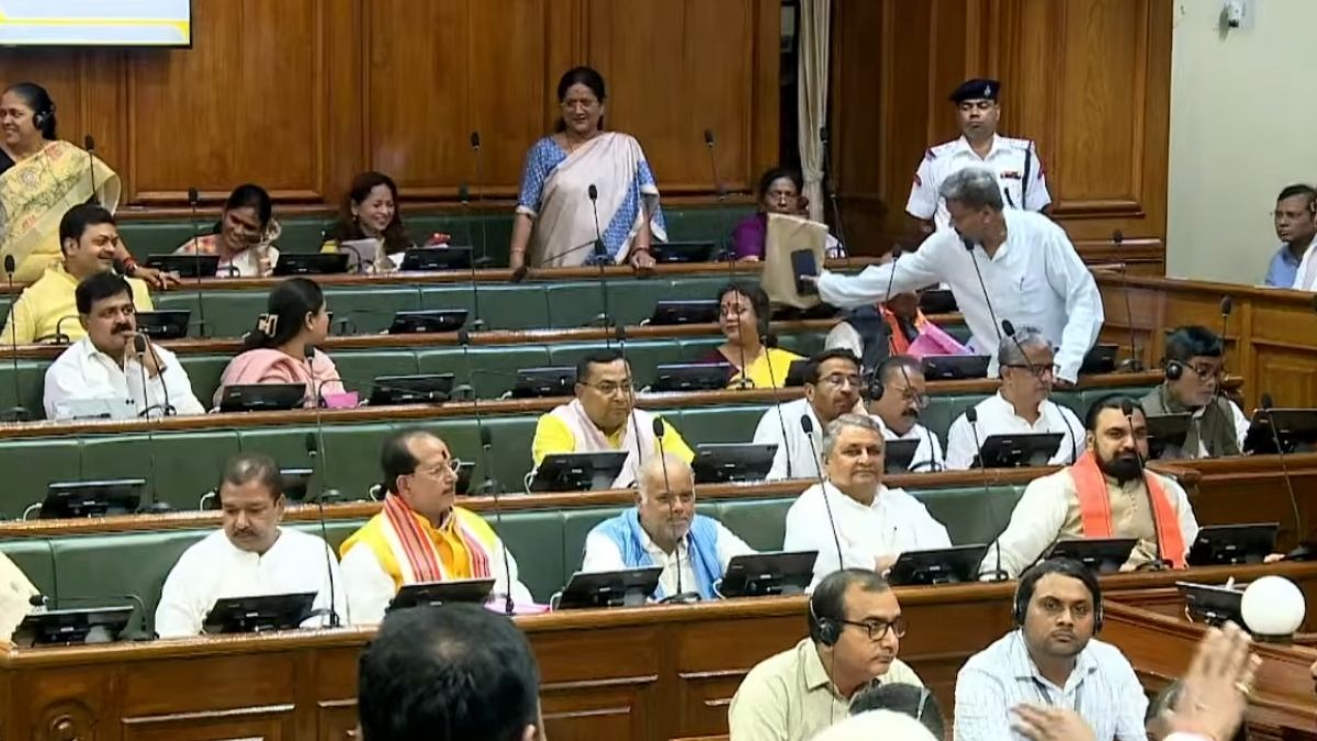 बिहार विधानसभा में हंगामा, वेल में पहुंचे BJP-महागठबंधन के विधायक; आई हाथापाई की नौबत