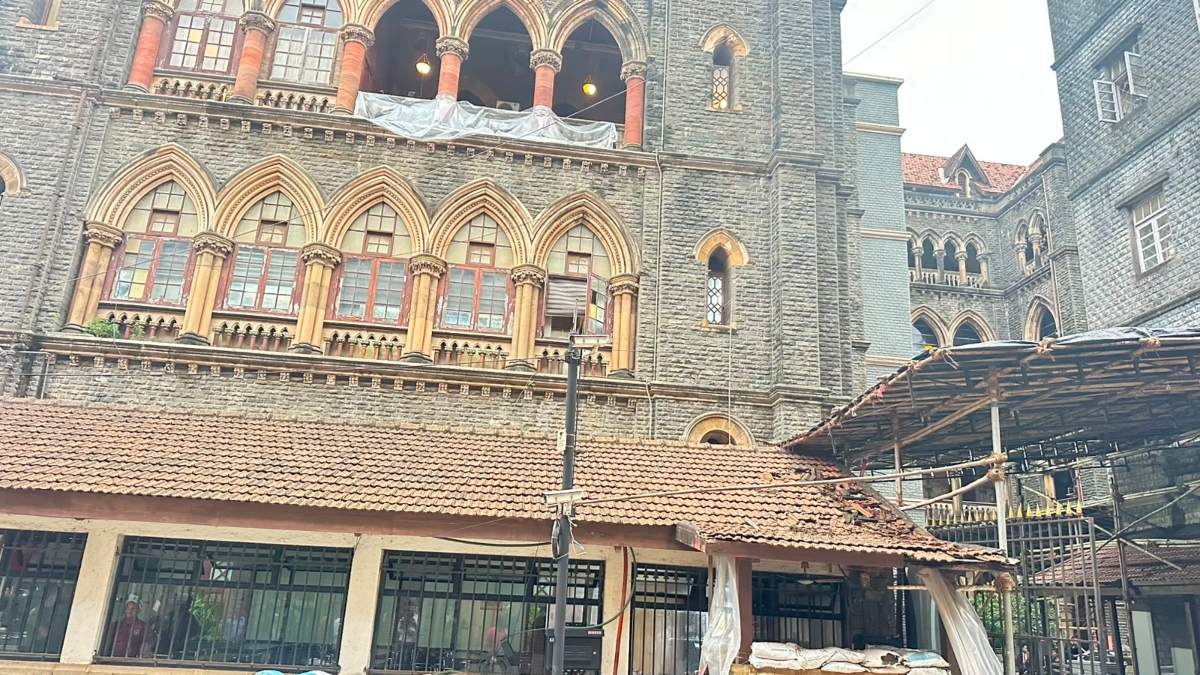 महाराष्ट्र FDA की कार्रवाई अब बॉम्बे हाई कोर्ट तक पहुंची, बार एसोसिएशन ने कैंटीन और कॉफी सेवा अस्थायी रूप से बंद की