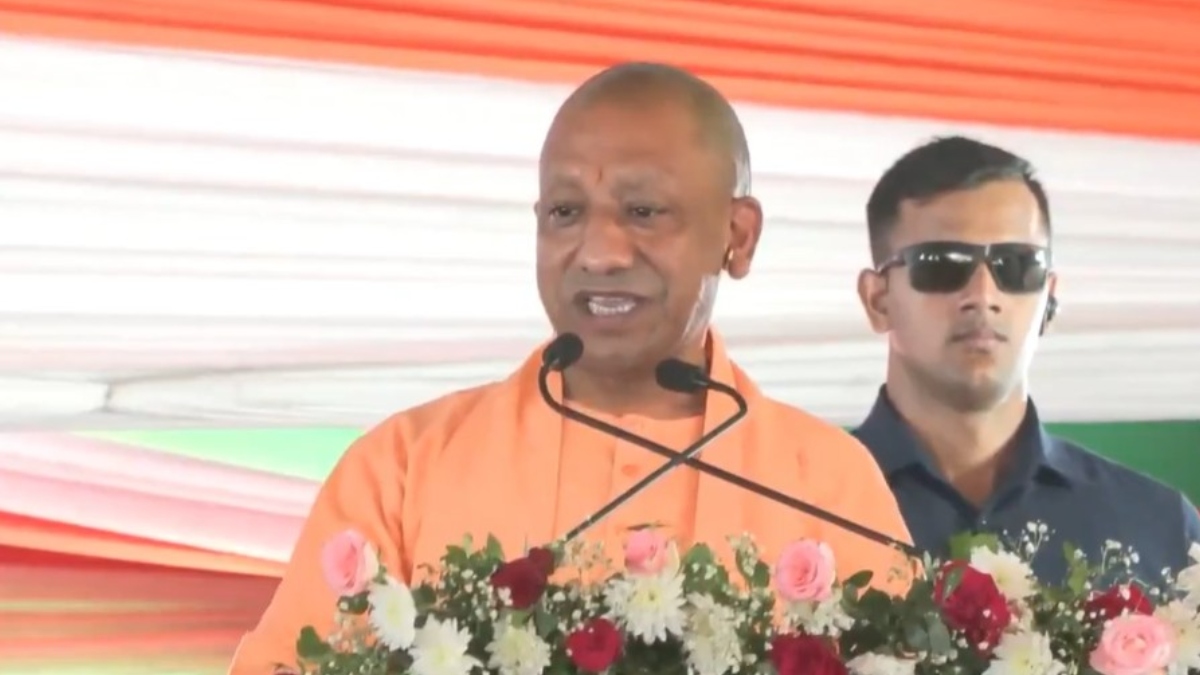 गोरखपुर में सीएम योगी की सभा, बोले- जो लोग आस्था, नौजवानों और किसानों से खिलवाड़…