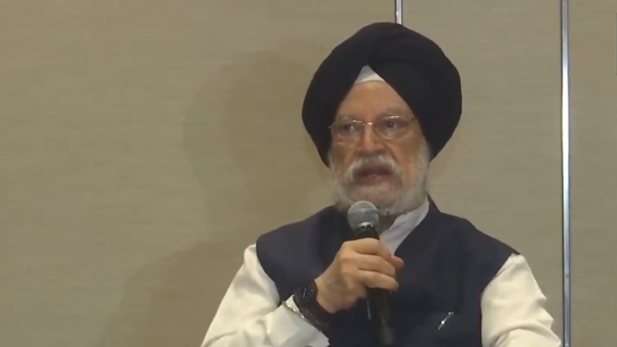एथेनॉल ब्लेंडिंग पर पेट्रोलियम मंत्री का बड़ा बयान, कहा- 'आप कमी निकालें, हम सुधार करेंगे'