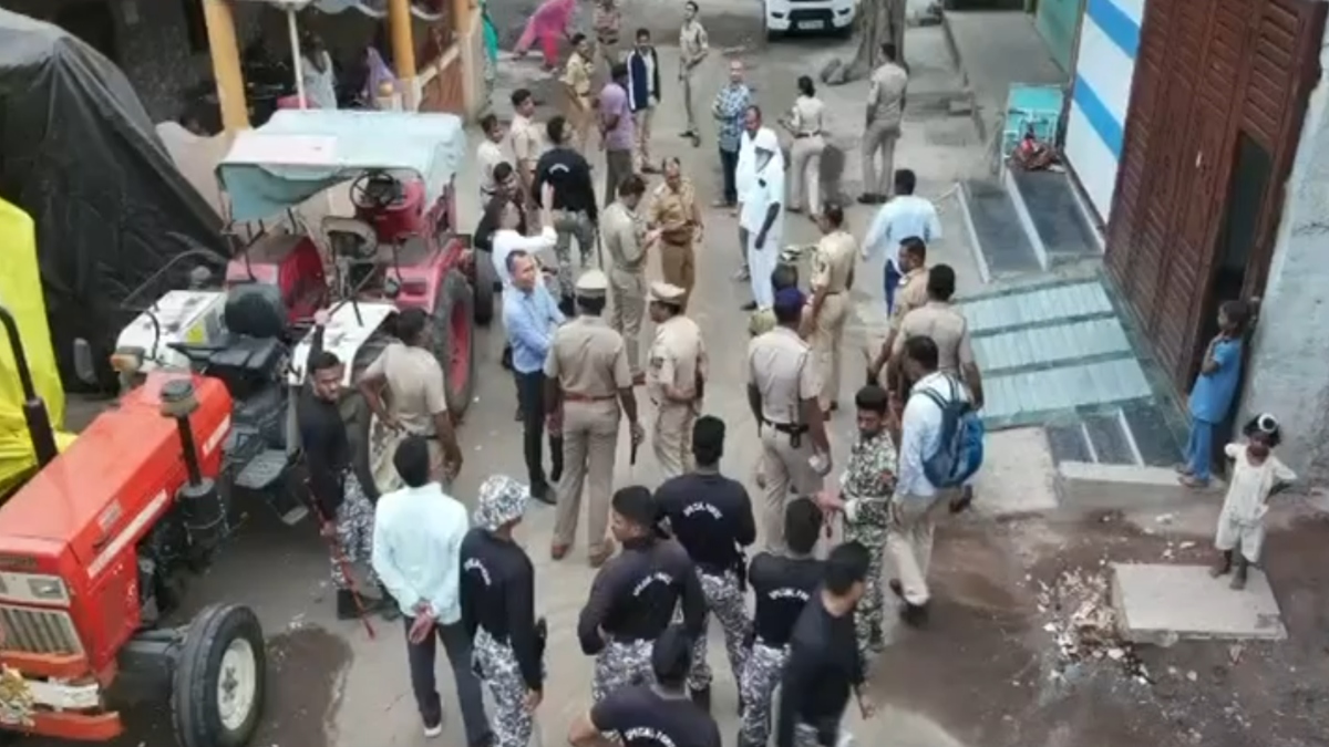एमपी में जलगांव पुलिस का सर्च ऑपरेशन, हथियार-गोला बारूद समेत 32 संदिग्ध वाहन जब्त