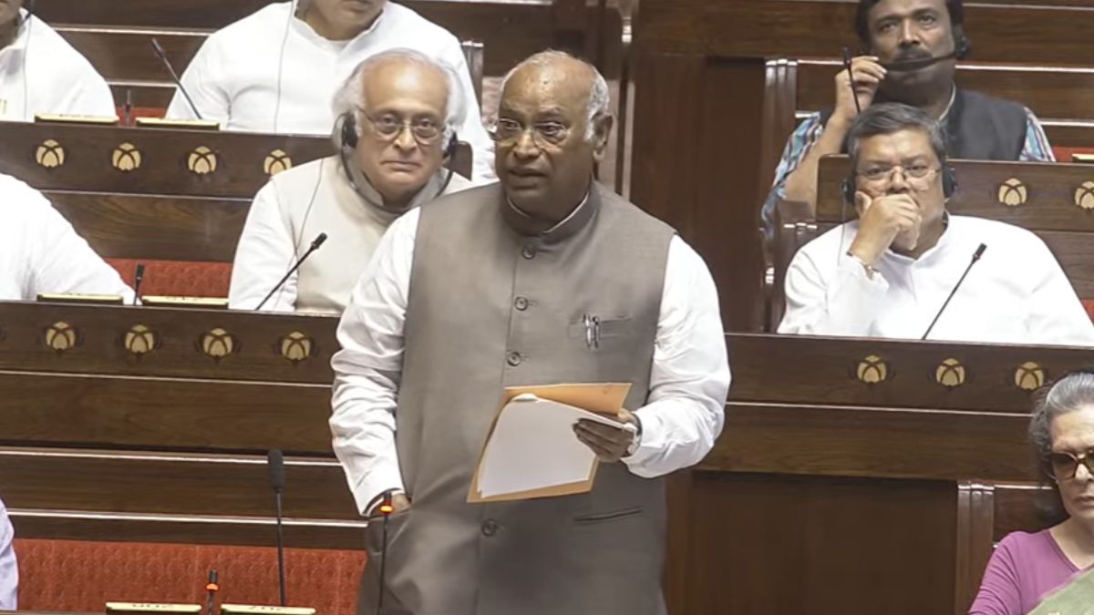 ‘पीएम संसद में आकर बयान दें’, एंटी पेपर लीक पर चर्चा में बोले खड़गे