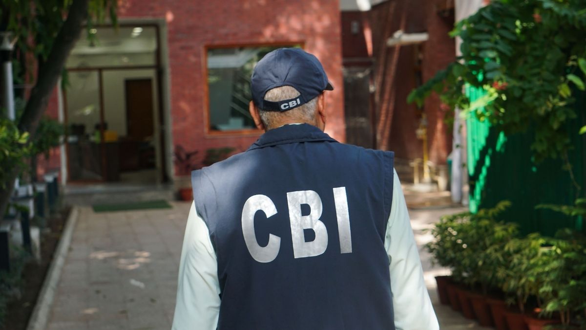 कोचिंग सेंटर संचालक के पास से बरामद 111 प्रश्न NEET परीक्षा में आए, CBI का खुलासा