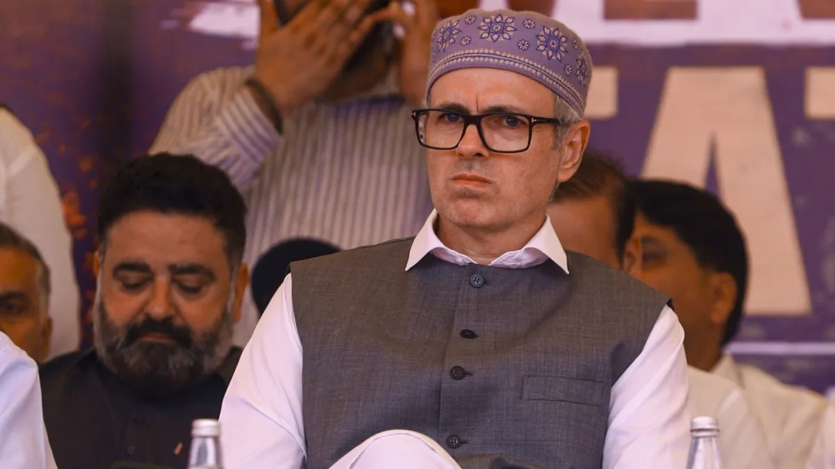 जम्मू कश्मीर में भारी बारिश, कई इलाकों में बाढ़ जैसे हालात, CM अब्दुल्ला दिल्ली दौरा बीच में छोड़कर वापस लौटे Omar Abdullah- India TV Hindi