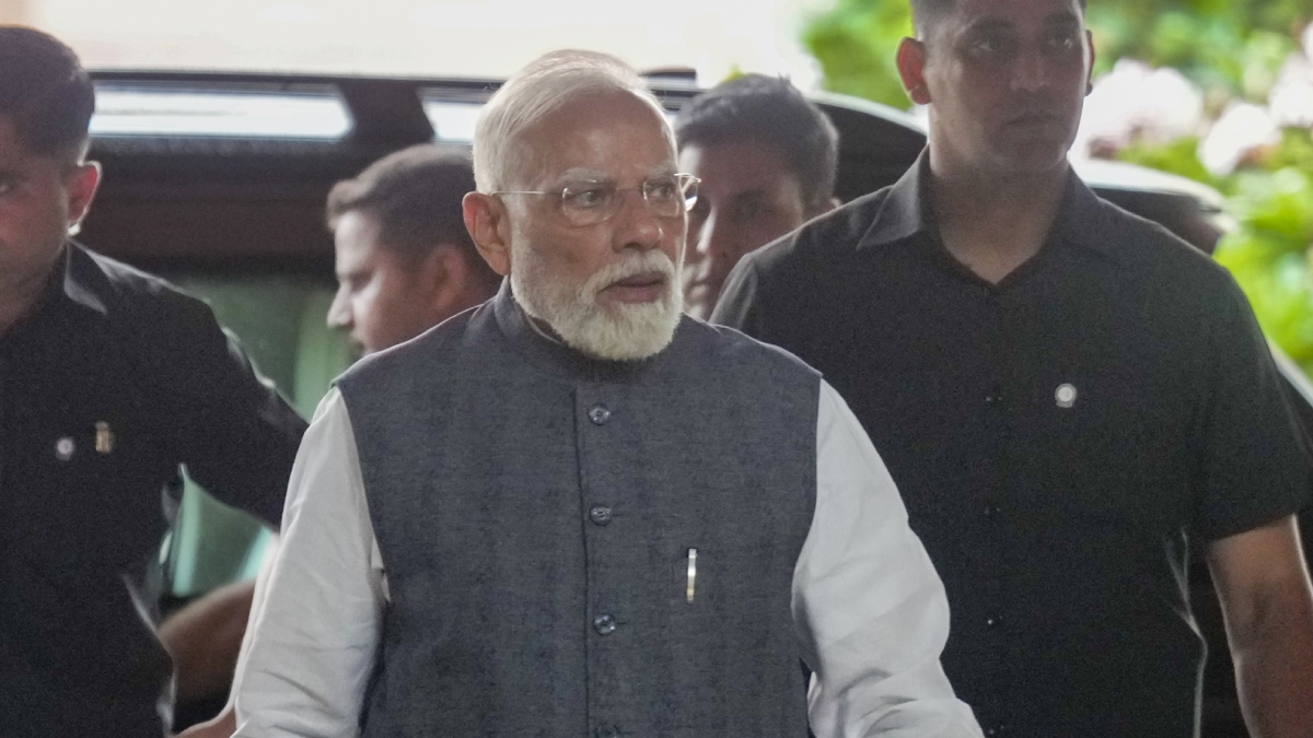 PM मोदी ने पेपर लीक के मुद्दे पर दिया बयान, बोले- 'फास्ट ट्रैक कोर्ट्स का गठन होगा', राहुल गांधी ने किया रिप्लाई