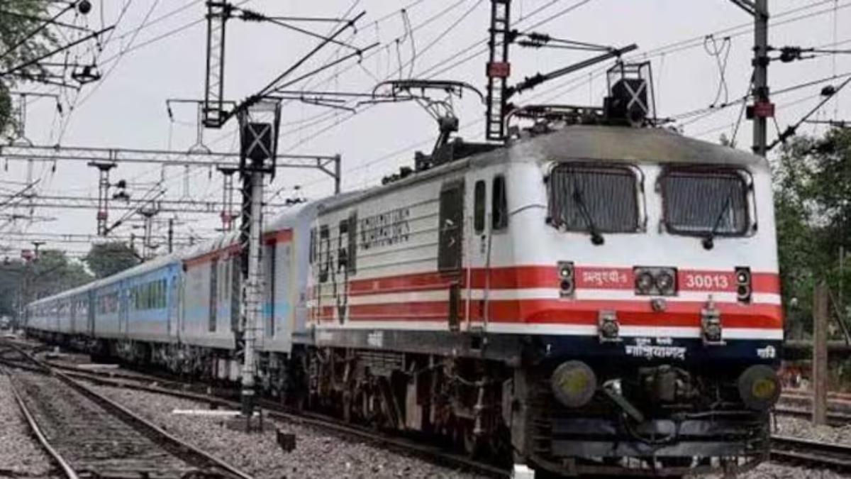 गाजियाबाद-दिल्ली रूट पर हादसा टला, मालगाड़ी के 6 डिब्बे पटरी से उतरे; कई ट्रेनें रद्द