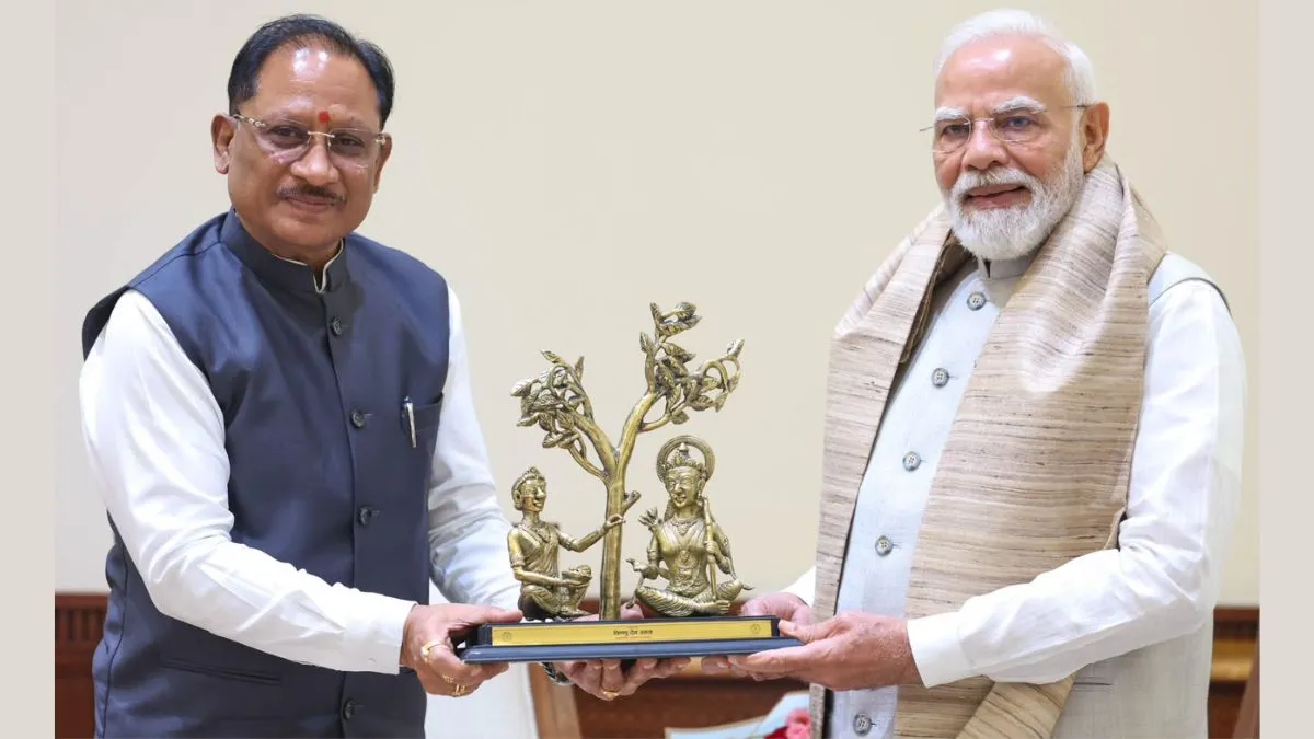 सीएम विष्णु देव साय ने PM मोदी से की मुलाकात, बस्तर के कायाकल्प पर विस्तार से की चर्चा सीएम साय ने पीएम मोदी से की मुलाकात।- India TV Hindi