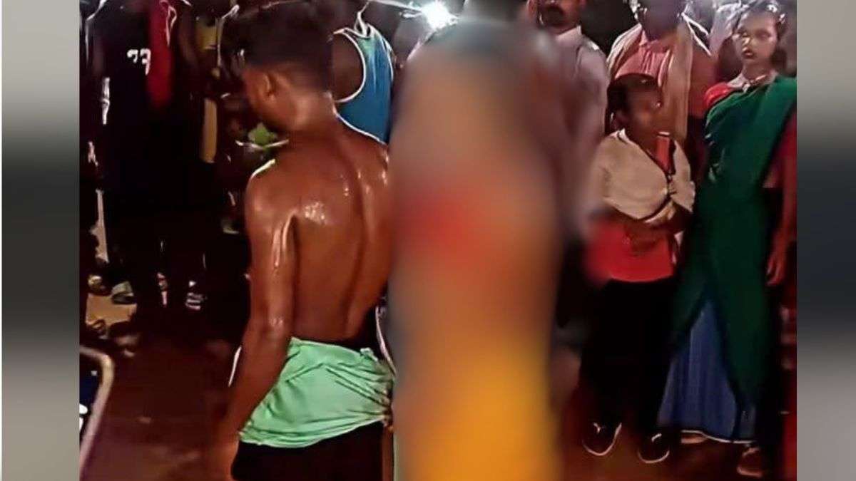 प्रेम‑प्रसंग के शक में पति ने पत्नी‑युवक को अर्धनग्न कर गांव में घुमाया, झारखंड में शर्मसार करने वाला मामला