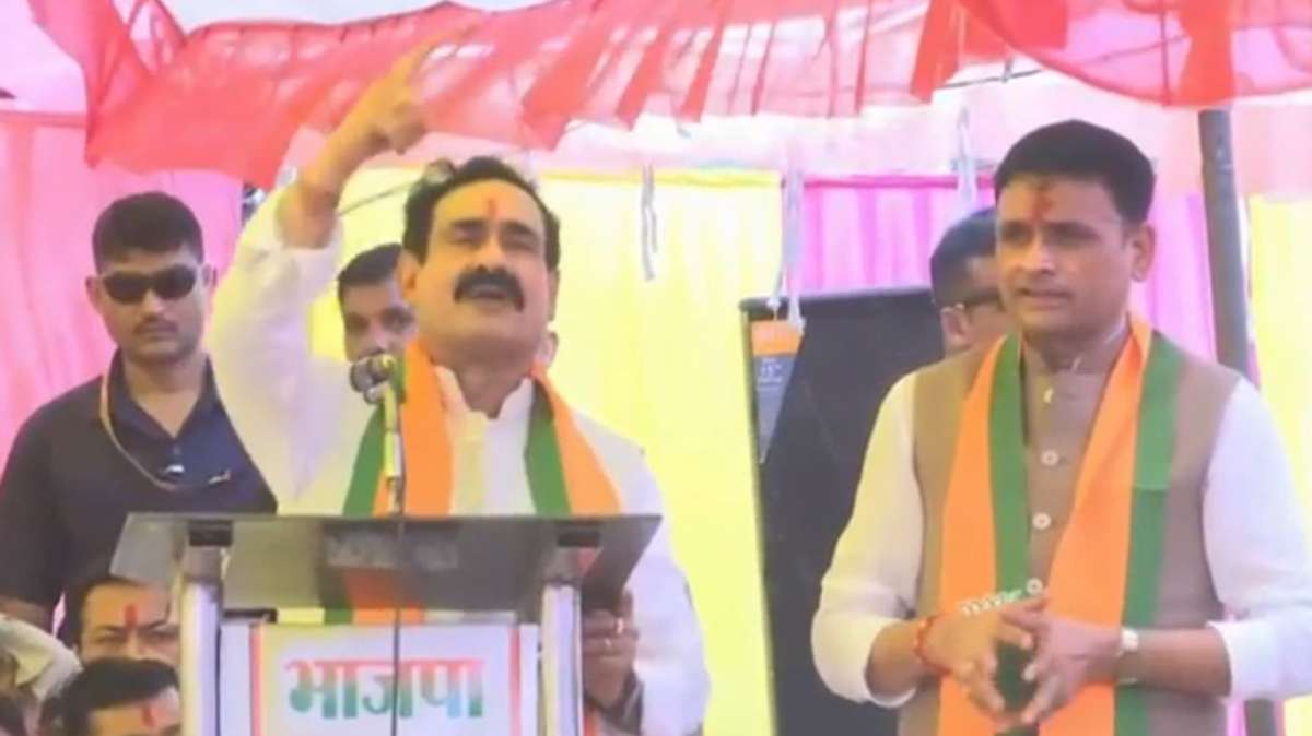 जब मंच पर निकले नरोत्तम मिश्रा के आंसू, कहा-'गांव-गांव जाऊंगा आशुतोष भैया को जिताऊंगा'
