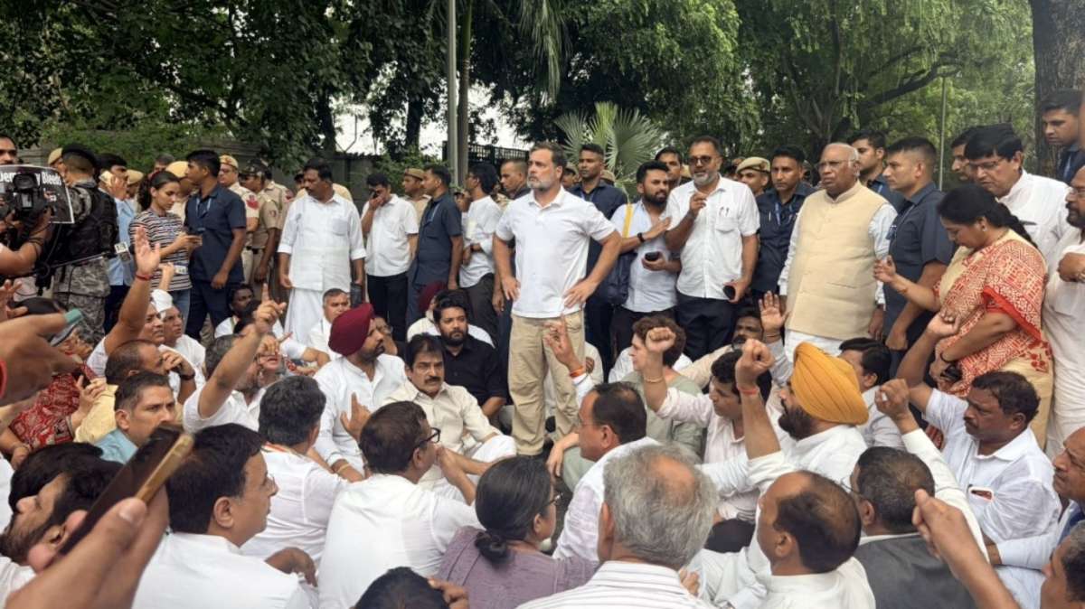 LIVE: केंद्रीय मंत्री जितेंद्र सिंह की बात नहीं माने राहुल गांधी, सोशल मीडिया पर की अपील- 'धरने में शामिल हों'