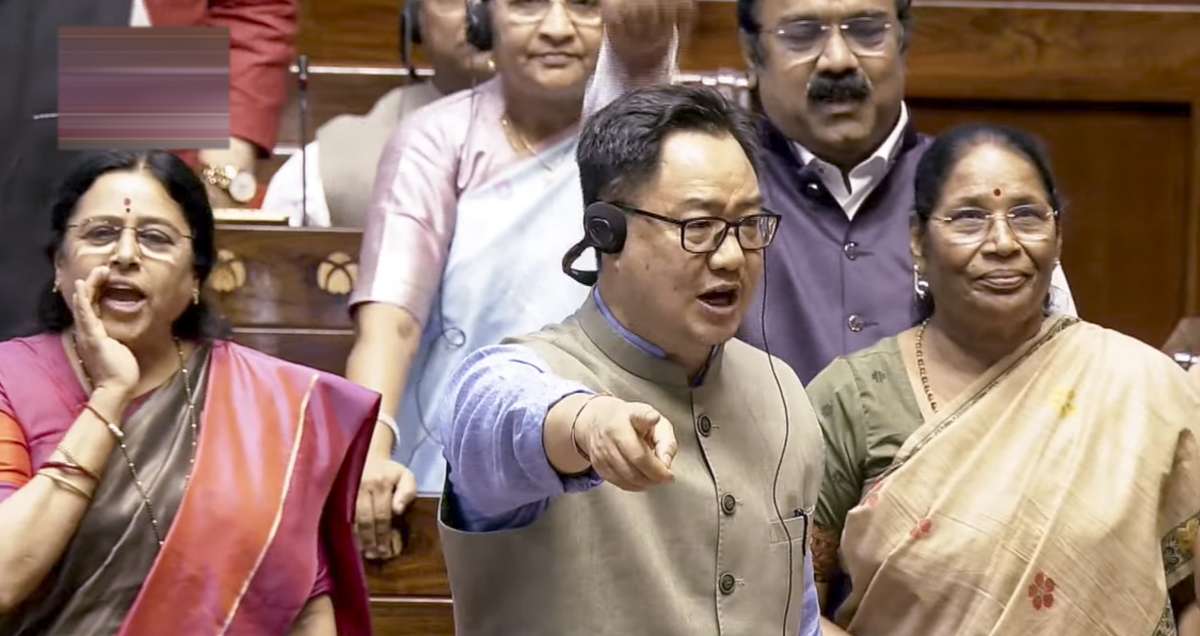 परिसीमन बिल पर बढ़ी हलचल, 16 से 18 अगस्त के बीच विशेष सत्र बुलाने की तैयारी, राहुल-रिजिजू में चर्चा