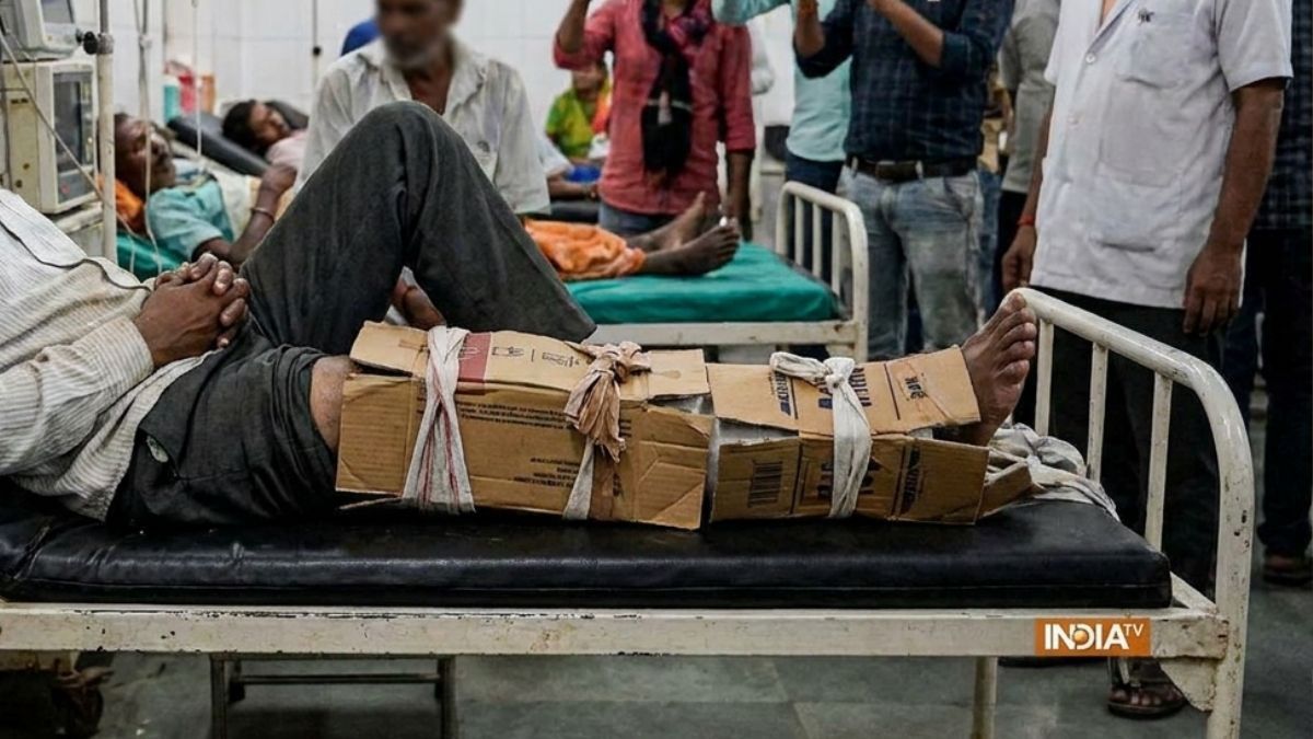 बेगुसराय में फ्रैक्चर पैर पर प्लास्टर की जगह बांध दिया कागज का गत्ता, वीडियो वायरल हो
