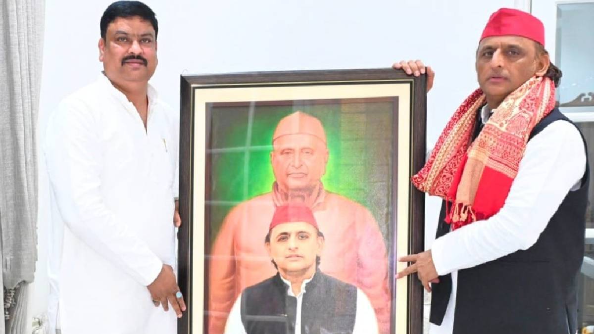 कौन हैं पवन पांडे? जो अयोध्या से होंगे सपा उम्मीदवार, अखिलेश यादव ने की जमकर तारीफ