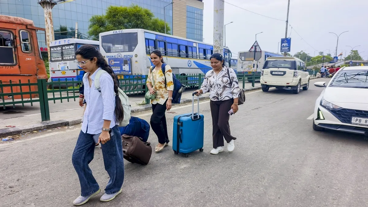 LIVE: पंजाब में आज 'महा हड़ताल', सरकारी दफ्तर बंद, बसें नहीं चलेंगी; क्या बंद और क्या खुला रहेगा? punjab bandh- India TV Hindi