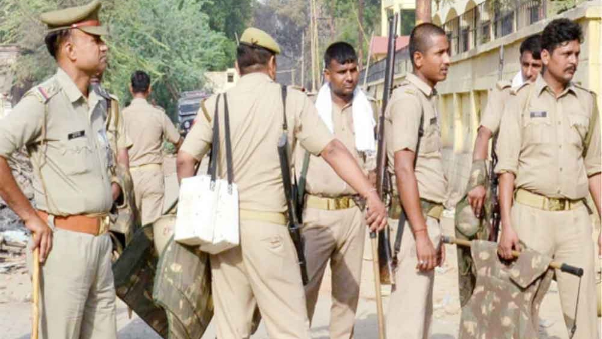 बेटे की शादी में दहेज मांगना पड़ा भारी, DM की बैठी जांच तो पिता का निकला फर्जी प्रमाणपत्र, चली गई सरकारी नौकरी