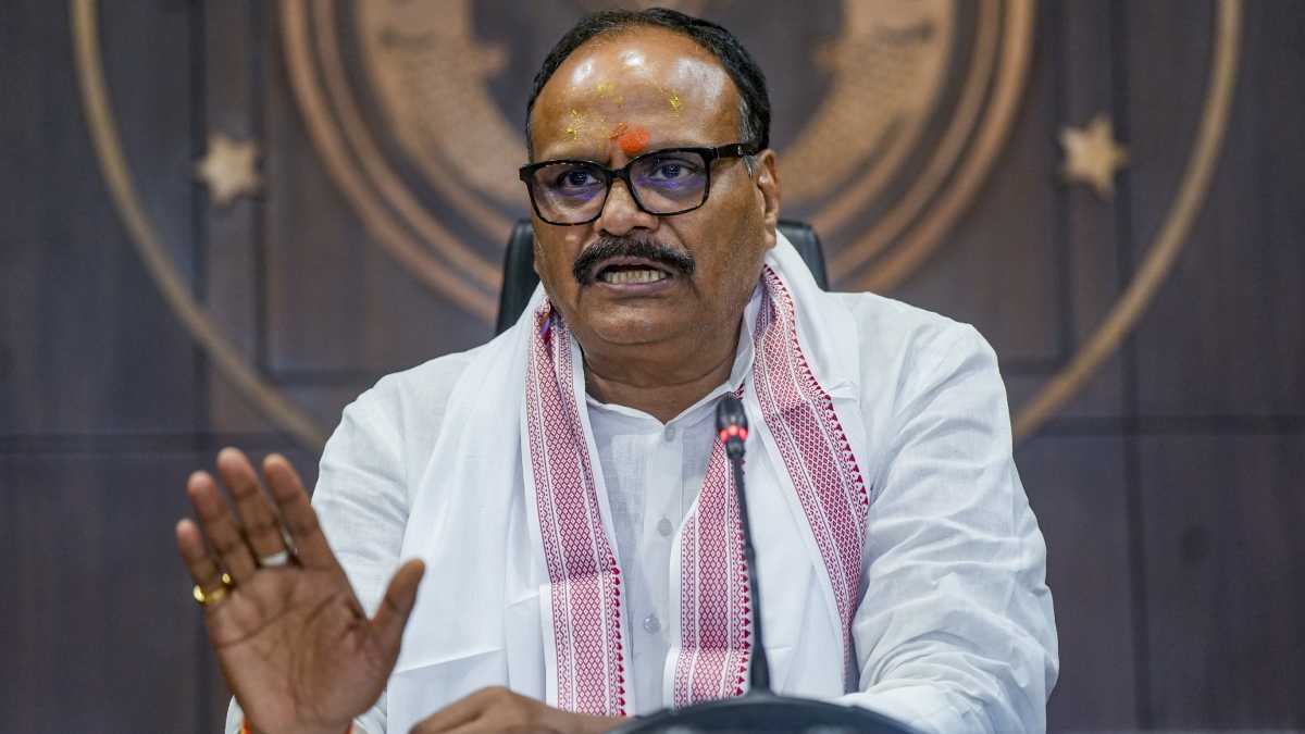 डिप्टी सीएम बृजेश पाठक का सपा पर तीखा हमला, अखिलेश को बताया बहुरूपिया; 2027 में फिर भाजपा सरकार का किया दावा