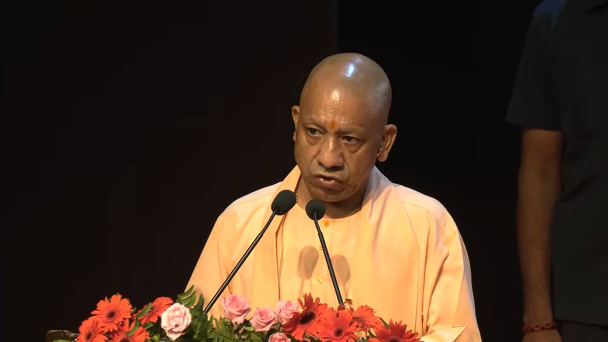 यूपी में स्कूलों की दुर्दशा के आरोपों पर सीएम योगी का जवाब, बताया विद्यालयों और छात्रों के लिए क्या-क्या किया