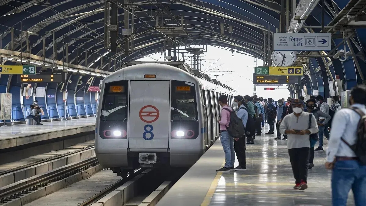 दिल्ली मेट्रो से सफर करने वालों के लिए बड़ी खबर, स्वतंत्रता दिवस को लेकर बड़ा फैसला, लग सकती हैं लंबी कतारें
