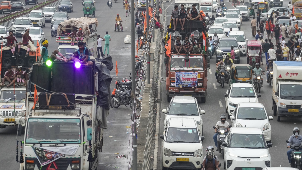 दिल्ली-NCR में ट्रैफिक की संभावना, कांवड़ यात्रा के चलते इन रास्तों पर जाने से बचें