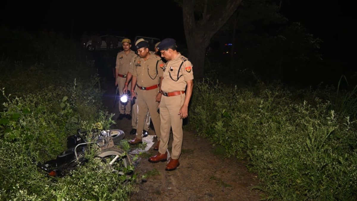 बुलंदशहर में नाबालिग से दुष्कर्म और हत्या के आरोपी का एनकाउंटर, 2 पुलिसकर्मी घायल
