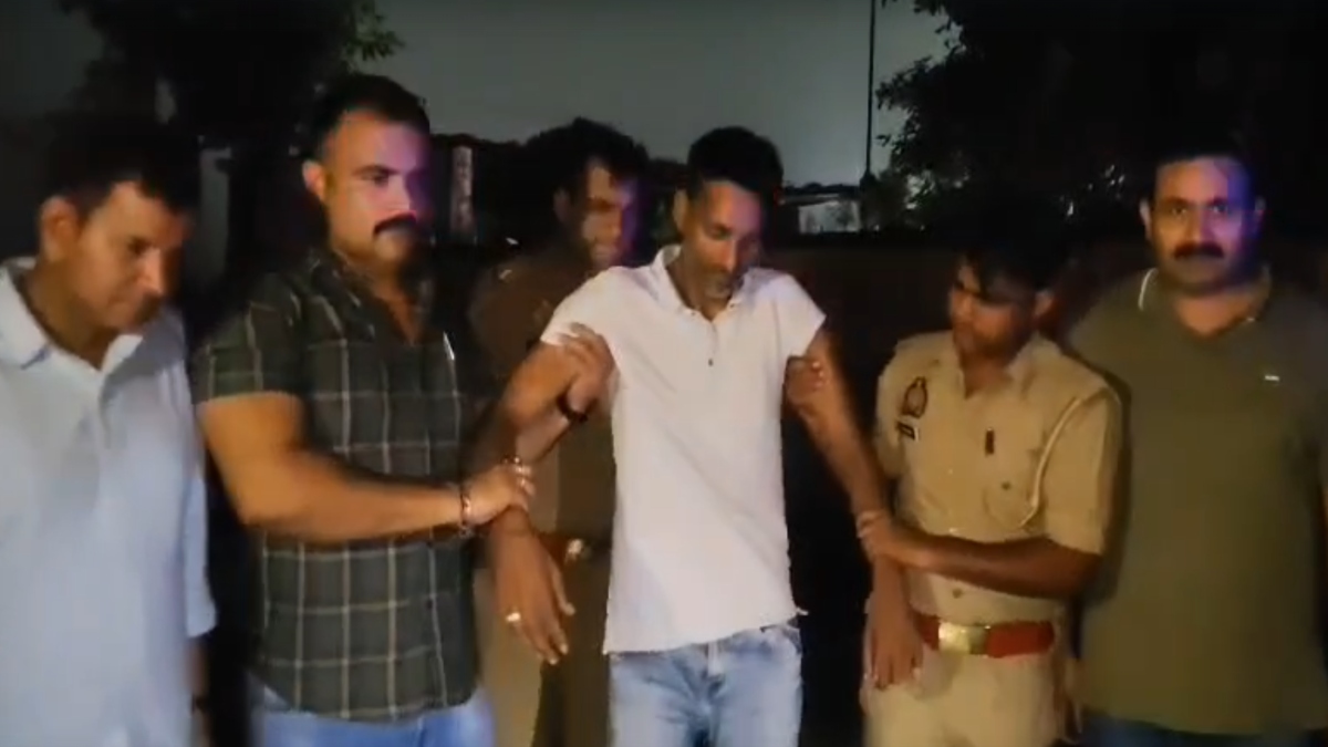 VIDEO: गाजियाबाद में 24.85 लाख की लूट का हुआ खुलासा, पुलिस ने सद्दाम और आसिफ के पैर में गोली मारकर किया गिरफ्तार