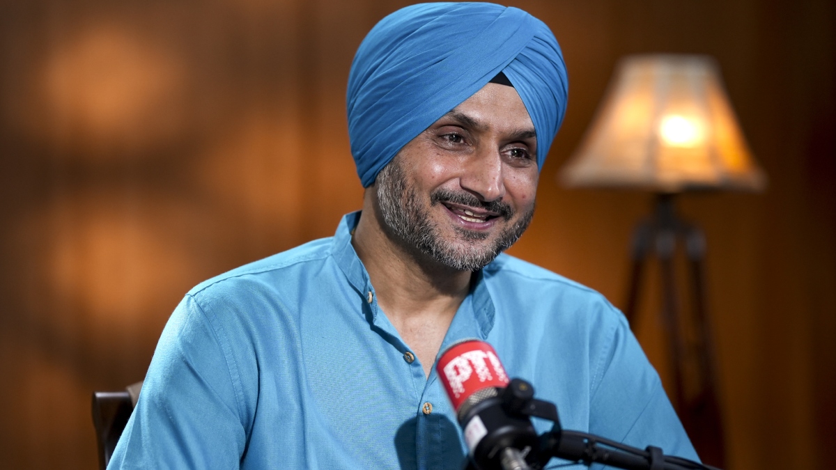 “मेरी बात नहीं सुनी गई, इसलिए BJP में गया”, AAP छोड़ने पर हरभजन सिंह ने तोड़ी चुप्पी