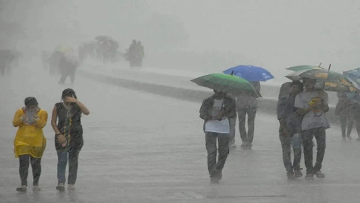 बारिश अभी नहीं थमेगी! UP-बिहार-झारखंड समेत 18 राज्यों में फिर आफत, फ्लैश फ्लड से लेकर भूस्खलन तक का खतरा Weather updates- India TV Hindi