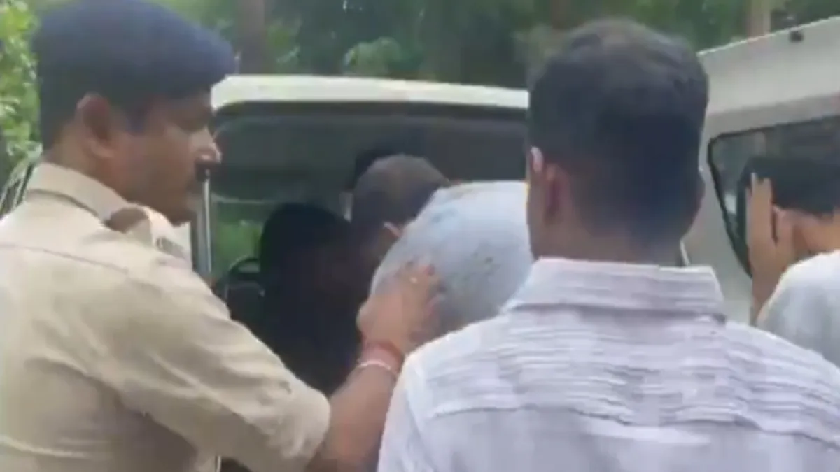 IGKV पेपर लीक मामले में दूसरी FIR दर्ज, प्रोफेसर योगेश और दो छात्रों को बनाया आरोपी, अब तक 6 गिरफ्तार IGKV- India TV Hindi
