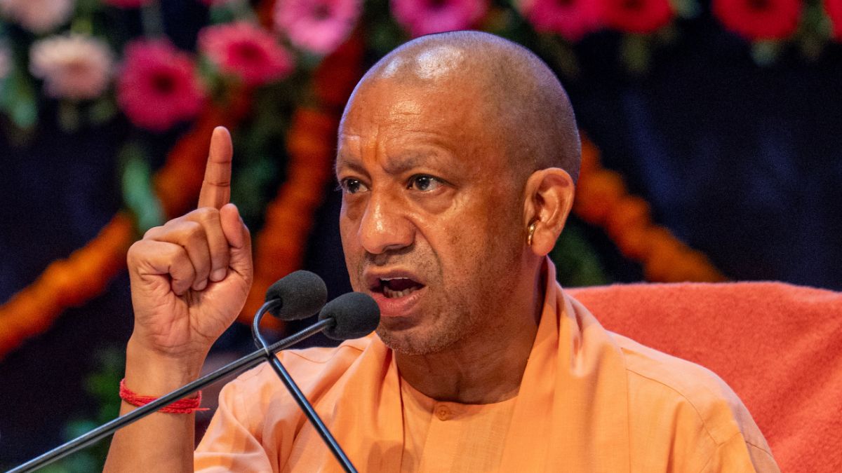 युवाओं के भविष्य से खिलवाड़ करने वालों की संपत्ति होगी जब्त, होगी आजीवन कारावास की सजा: सीएम योगी